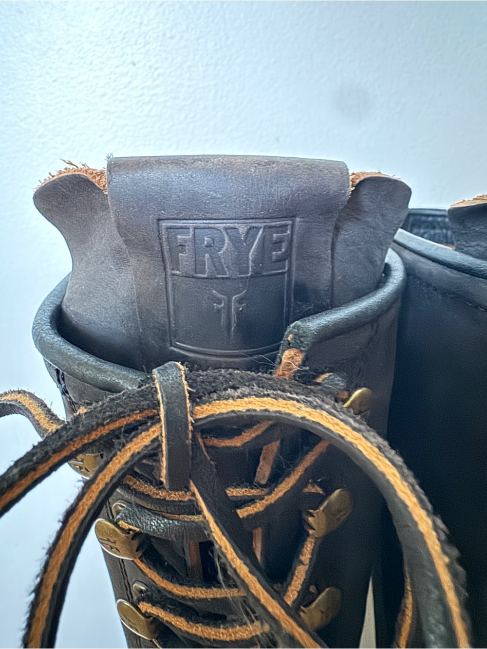 VINTAGE Frye Dakota Tall Knee-High Lace Up Leather Boots - Near Mint - Size 9 - Picture 2 of 9